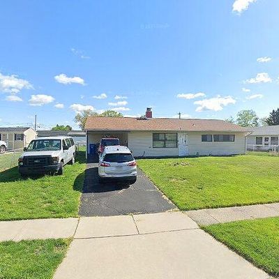 22 Fortune Ln, Levittown, PA 19055