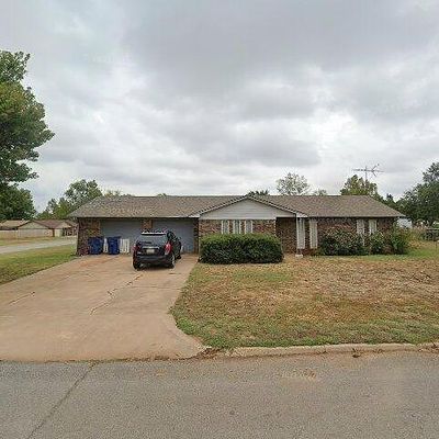 313 Westview St, Waukomis, OK 73773