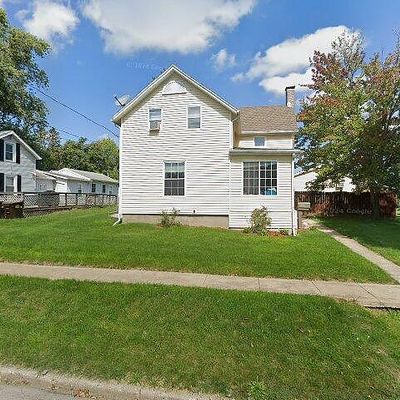 318 W Stearns St, Freeport, IL 61032