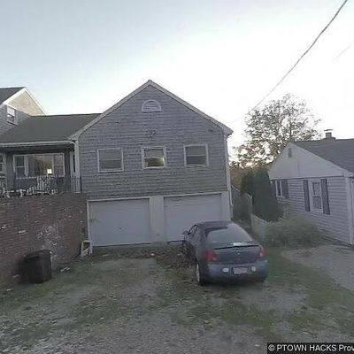 32 Conant St, Provincetown, MA 02657