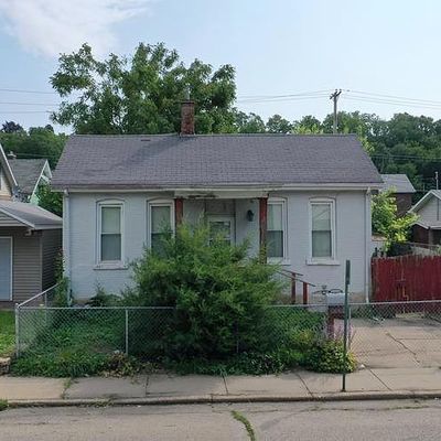 2568 Washington St, Dubuque, IA 52001