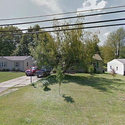 26 Woodland Dr, New Middletown, OH 44442