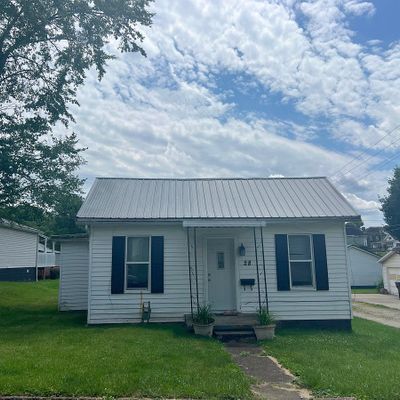 28 Maple St, Glouster, OH 45732