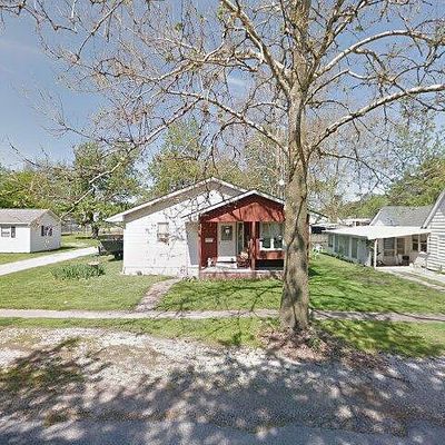 323 N Dye St, Virden, IL 62690