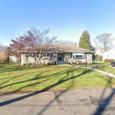 33 Oak Ave, Ocean, NJ 07712