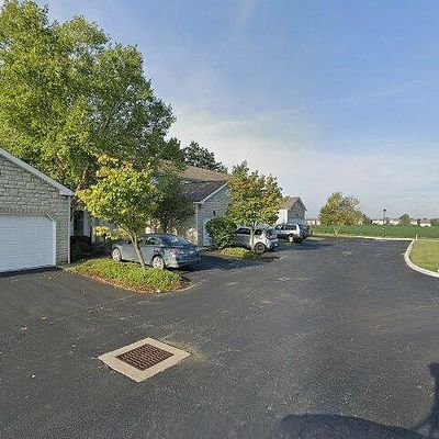 350 Golden Valley Dr, Pataskala, OH 43062