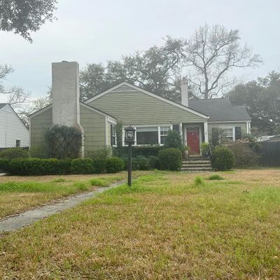 421 Columbus Dr, Savannah, GA 31405