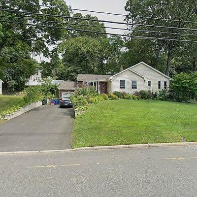 437 Colonial Blvd, Township Of Washington, NJ 07676