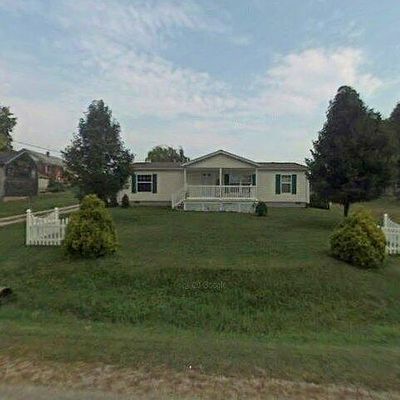 6 E National St, Pocahontas, IL 62275