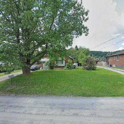 65 Noblestown Rd, Carnegie, PA 15106