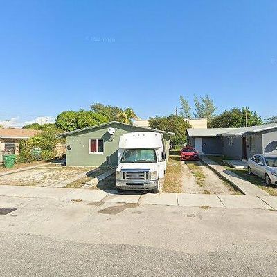 7641 Nw 2 Nd Ct, Miami, FL 33150