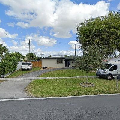 7891 Nw 170 Th St, Hialeah, FL 33015