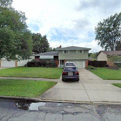 6568 Kingsdale Blvd, Cleveland, OH 44130