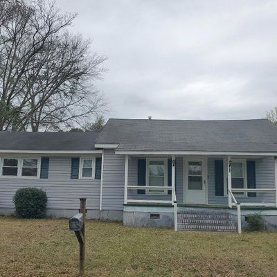 67 Pitts St, Camden, SC 29020