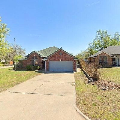 914 Harrison St, Harrah, OK 73045