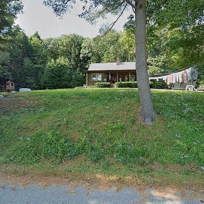 92 Hillside Ave, Falmouth, ME 04105