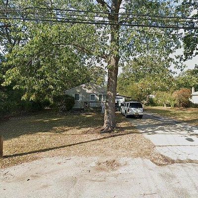 87 Gates Ave, Central Islip, NY 11722