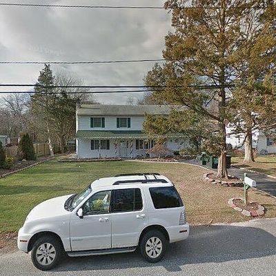 88 Van Bomel Blvd, Oakdale, NY 11769