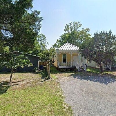 114 10th St, Apalachicola, FL 32320