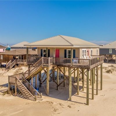 100 St Denis Ct, Dauphin Island, AL 36528