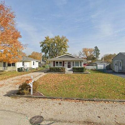 1322 Monroe St, Lake In The Hills, IL 60156