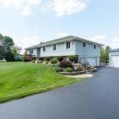 14120 W August Zupec Dr, Wadsworth, IL 60083