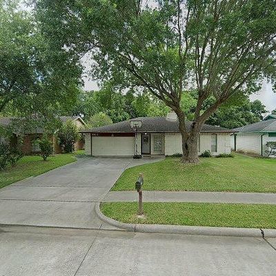 16631 Blackhawk Blvd, Friendswood, TX 77546