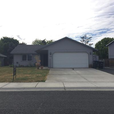 1612 Dynasty Dr, Moses Lake, WA 98837