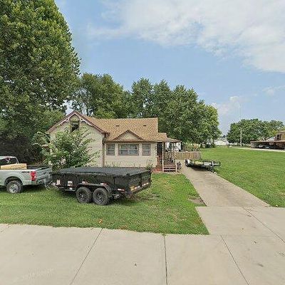 209 W Walnut St, Chatham, IL 62629