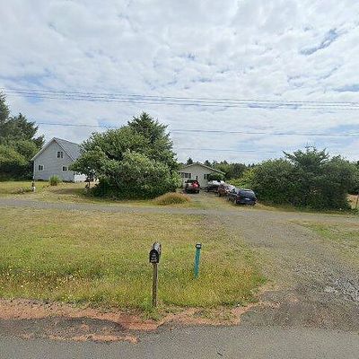 216 Point Brown Ave Ne, Ocean Shores, WA 98569