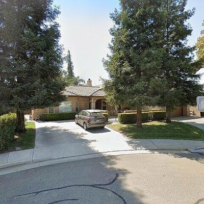 2331 E Harold Ct, Visalia, CA 93292