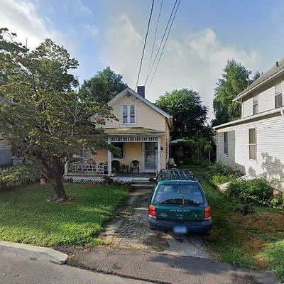 25 School St, Groton, CT 06340