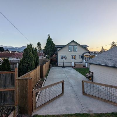 327 E 10 Th St, Port Angeles, WA 98362