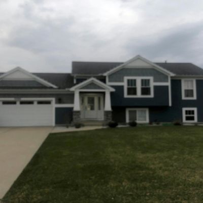 3396 Lindsey Ln, Zeeland, MI 49464