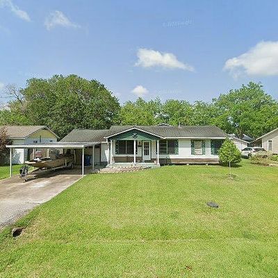 305 Yaupon St, Sweeny, TX 77480