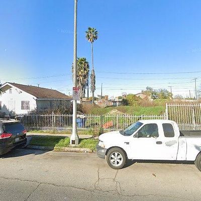 5883 S San Pedro St, Los Angeles, CA 90003