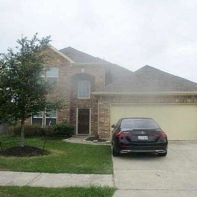 6527 Hunters Trace Ln, Baytown, TX 77521