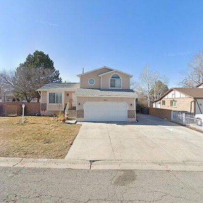 9560 S Caledonia Cir, South Jordan, UT 84009