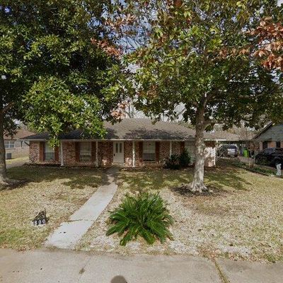 800 Fairway Dr, Richmond, TX 77469