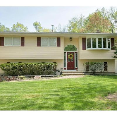 1 Rayson Ln, Airmont, NY 10952