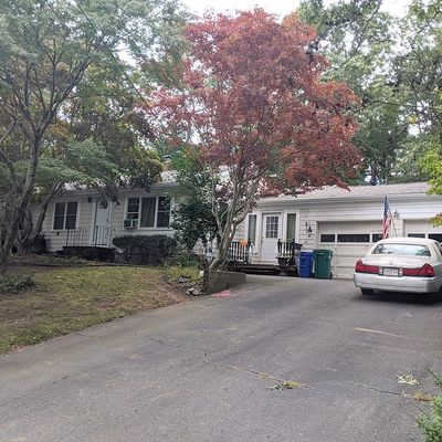 10 Blackinton Dr, Attleboro, MA 02703