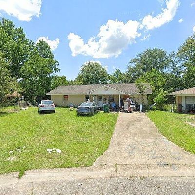 1013 Shirley Dr, Gulfport, MS 39503