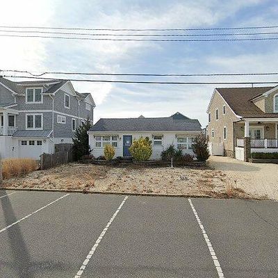 104 Trenton Ave, Lavallette, NJ 08735