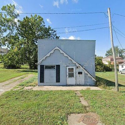 105 N Church St, Toledo, IA 52342