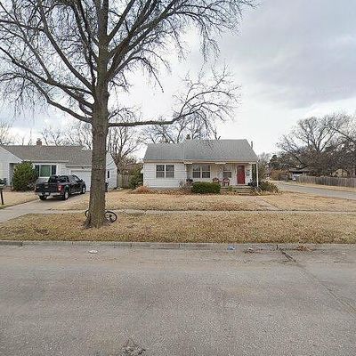 1057 N Edgemoor St, Wichita, KS 67208