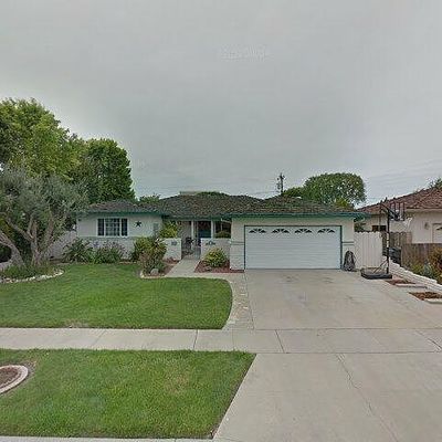 1076 Sierra Madre Dr, Salinas, CA 93901