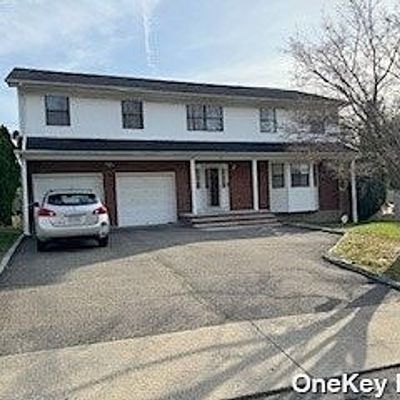 12 Battle Row, Old Bethpage, NY 11804