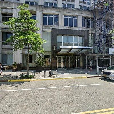 120 Riverside Blvd #10 T, New York, NY 10069