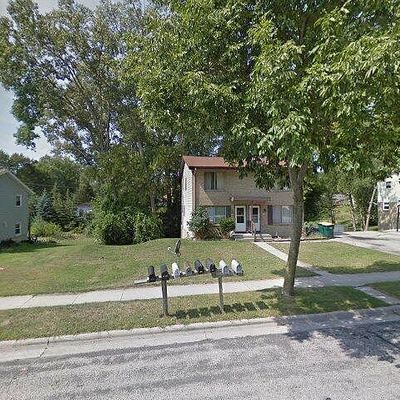 1228 N 9 Th Ave, West Bend, WI 53090