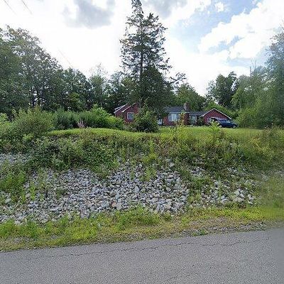 128 N Shore Rd, Derry, NH 03038